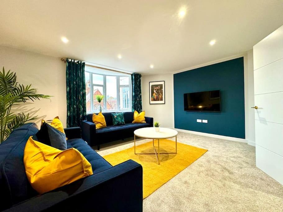 Bournemouth Getaway: 3Br Apartment Near Beach Dış mekan fotoğraf