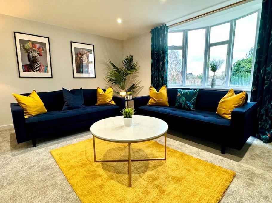 Bournemouth Getaway: 3Br Apartment Near Beach Dış mekan fotoğraf