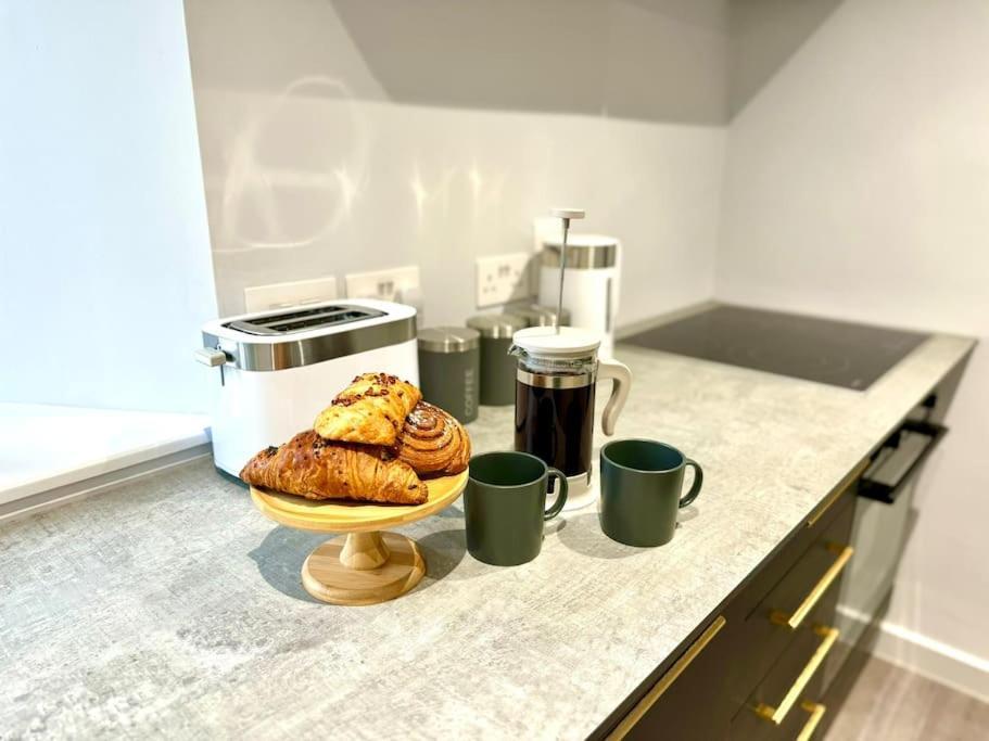 Bournemouth Getaway: 3Br Apartment Near Beach Dış mekan fotoğraf