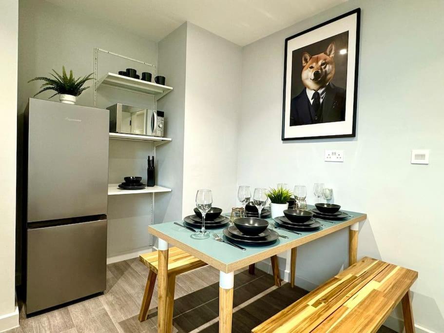 Bournemouth Getaway: 3Br Apartment Near Beach Dış mekan fotoğraf