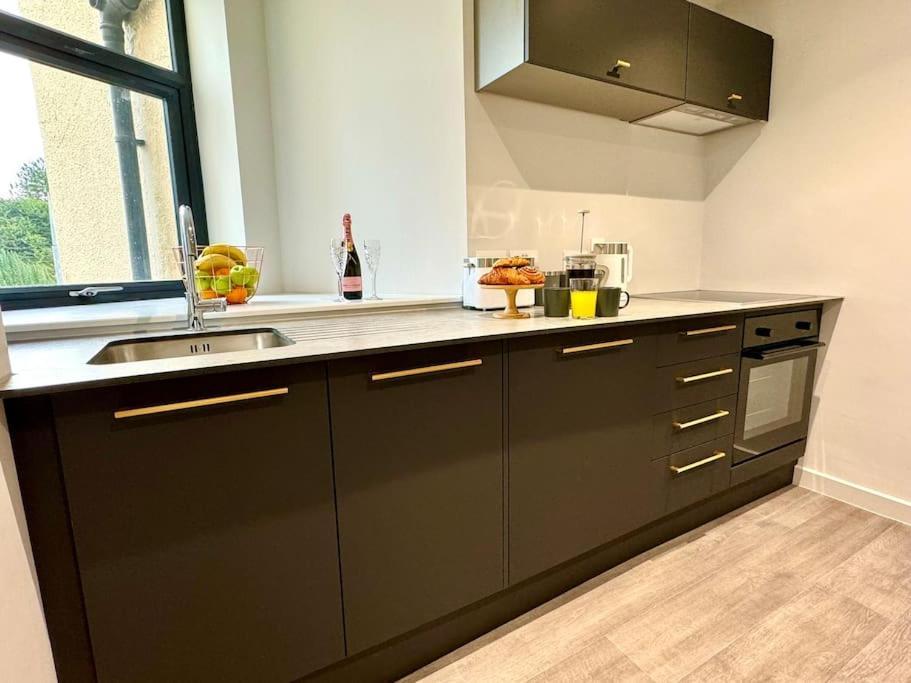 Bournemouth Getaway: 3Br Apartment Near Beach Dış mekan fotoğraf